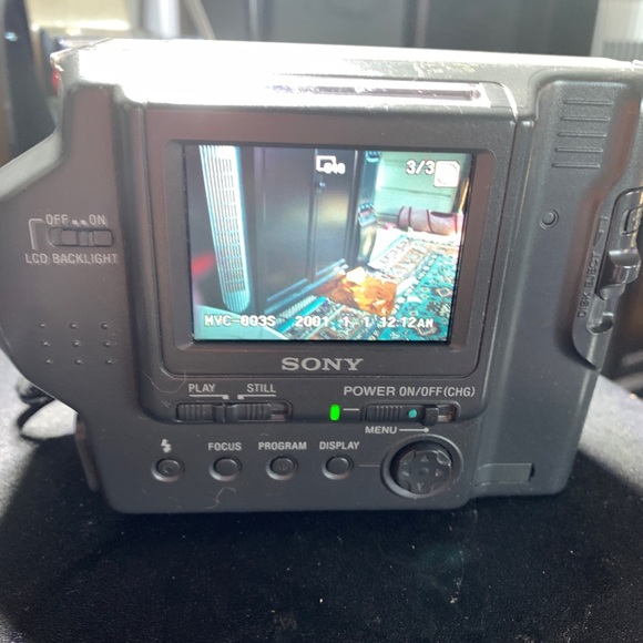 Sony MVC-FD87 1.2MP Digital Camera 3 Optical Zoom - Picture 4 of 7